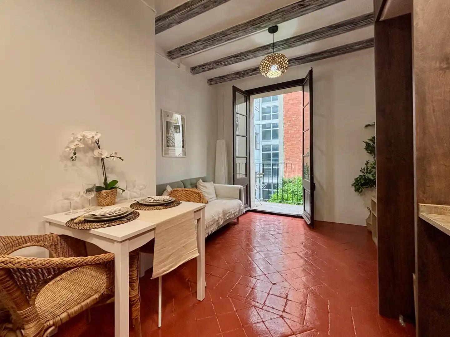 Piso con terraza en venta en Passatge de Maiol 8