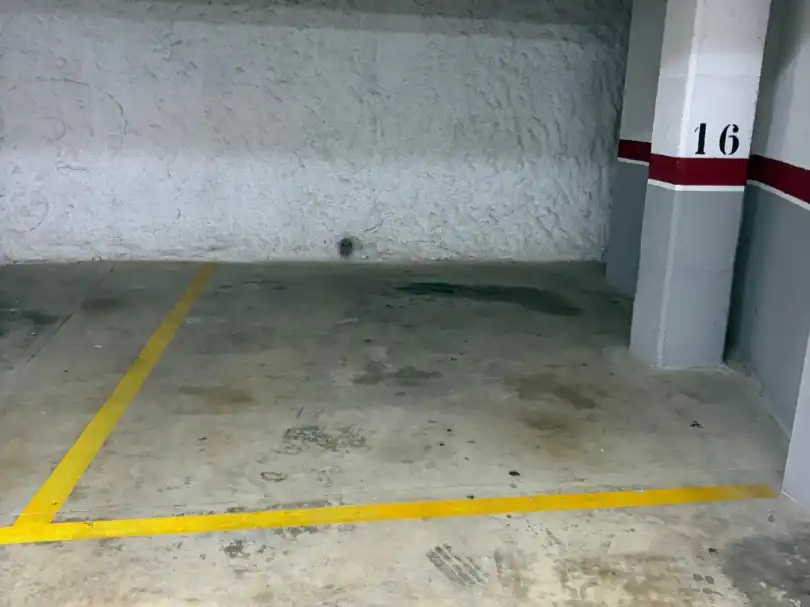Parkplatz von Garage zur Miete in Esparreguera