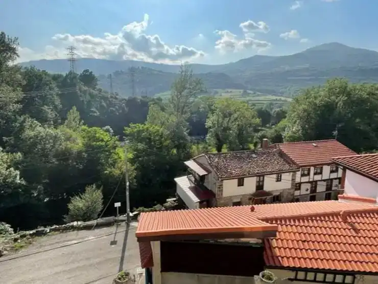 Vista exterior de Casa o chalet en venta en Bárcena de Pie de Concha con Jardín privado, Parquet y Trastero