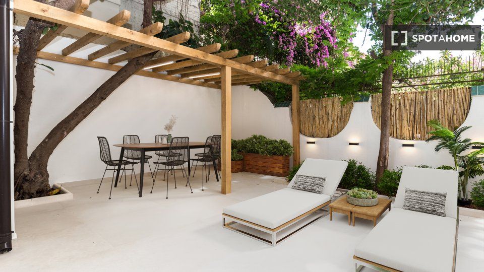 Terrace of Flat to rent in  Barcelona Capital  with Air Conditioner, Heating and Furnished