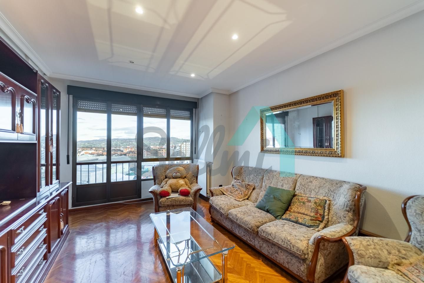 Living room of Flat for sale in Oviedo   with Heating, Parquet flooring and Storage room