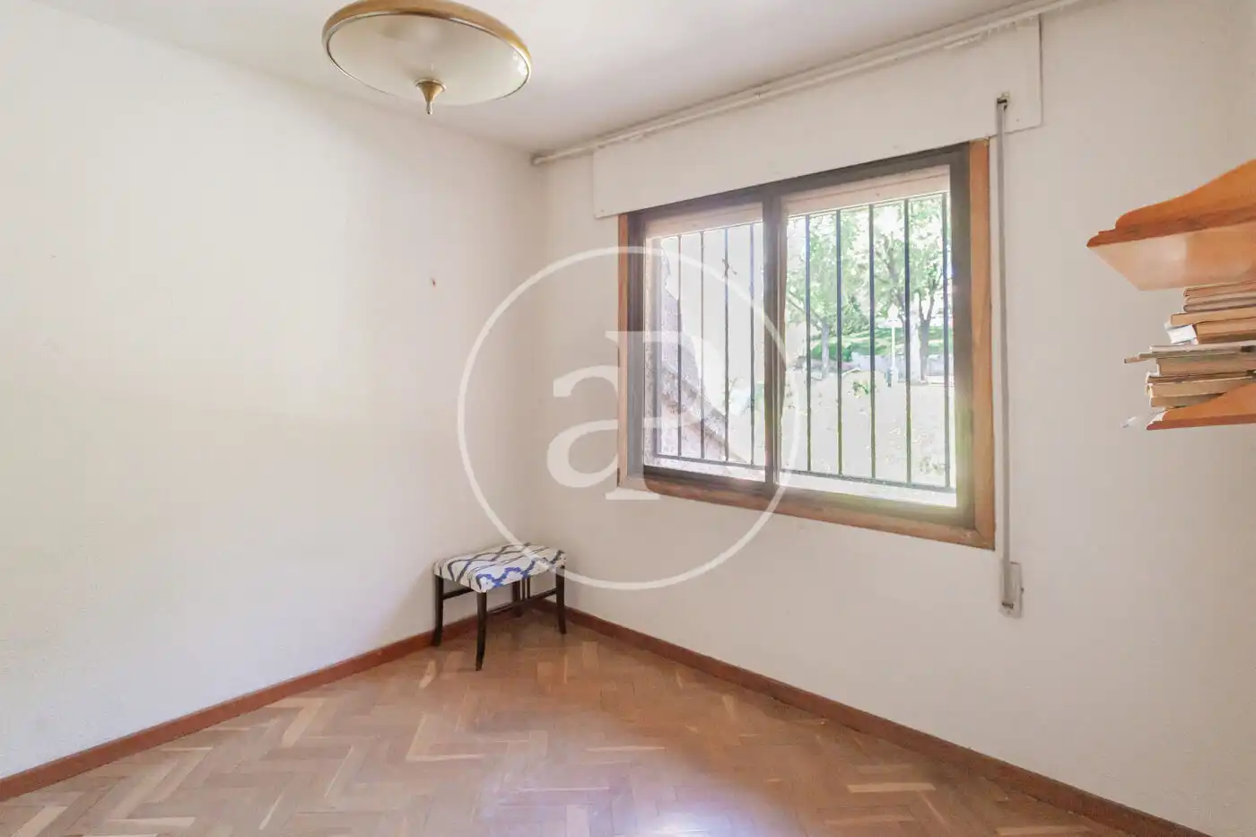 Dormitori de Casa adosada en venda en Madrid amb Calefacció, Jardí privat i Piscina