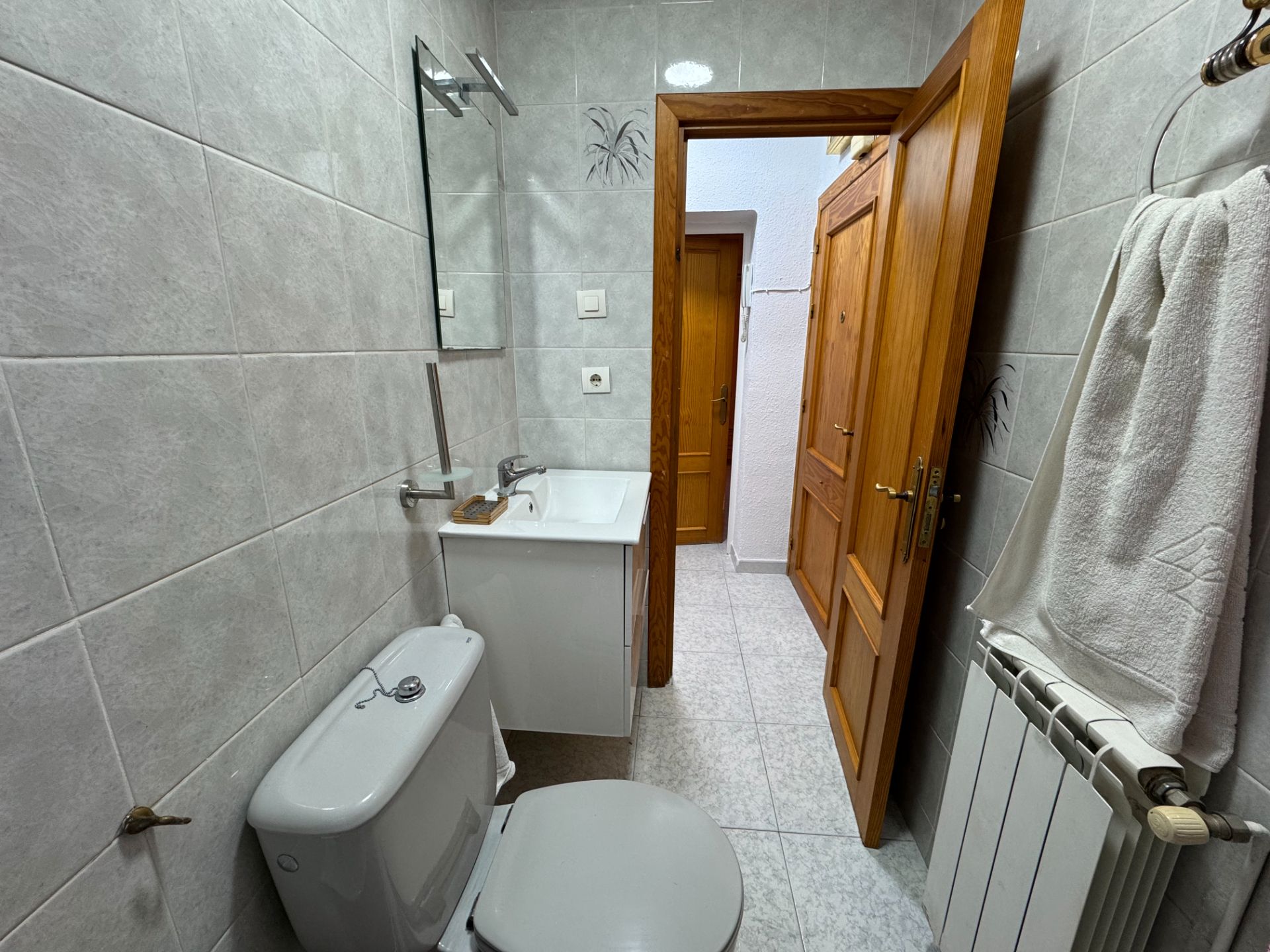 Bathroom of Flat for sale in Jaca  with Storage room