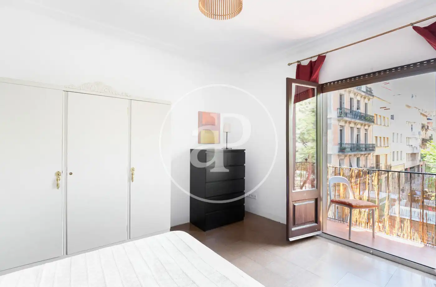 Schlafzimmer von Wohnung zum Verkauf in Barcelona mit Klimaanlage, Heizung und Terrasse