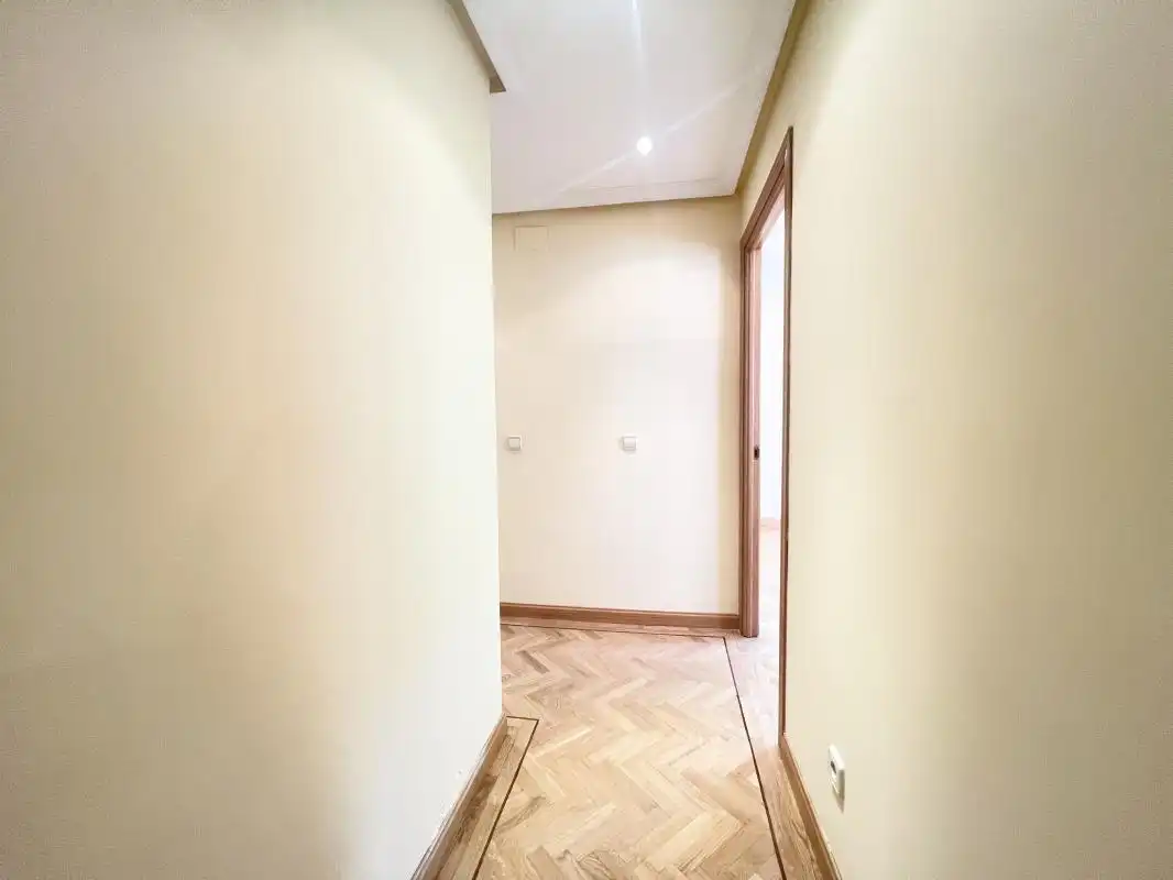 Flat for rent in Madrid  with Air Conditioner, Heating and Swimming Pool