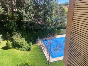 Piscina de Pis en venda en  Madrid Capital amb Terrassa, Balcó i Piscina comunitària