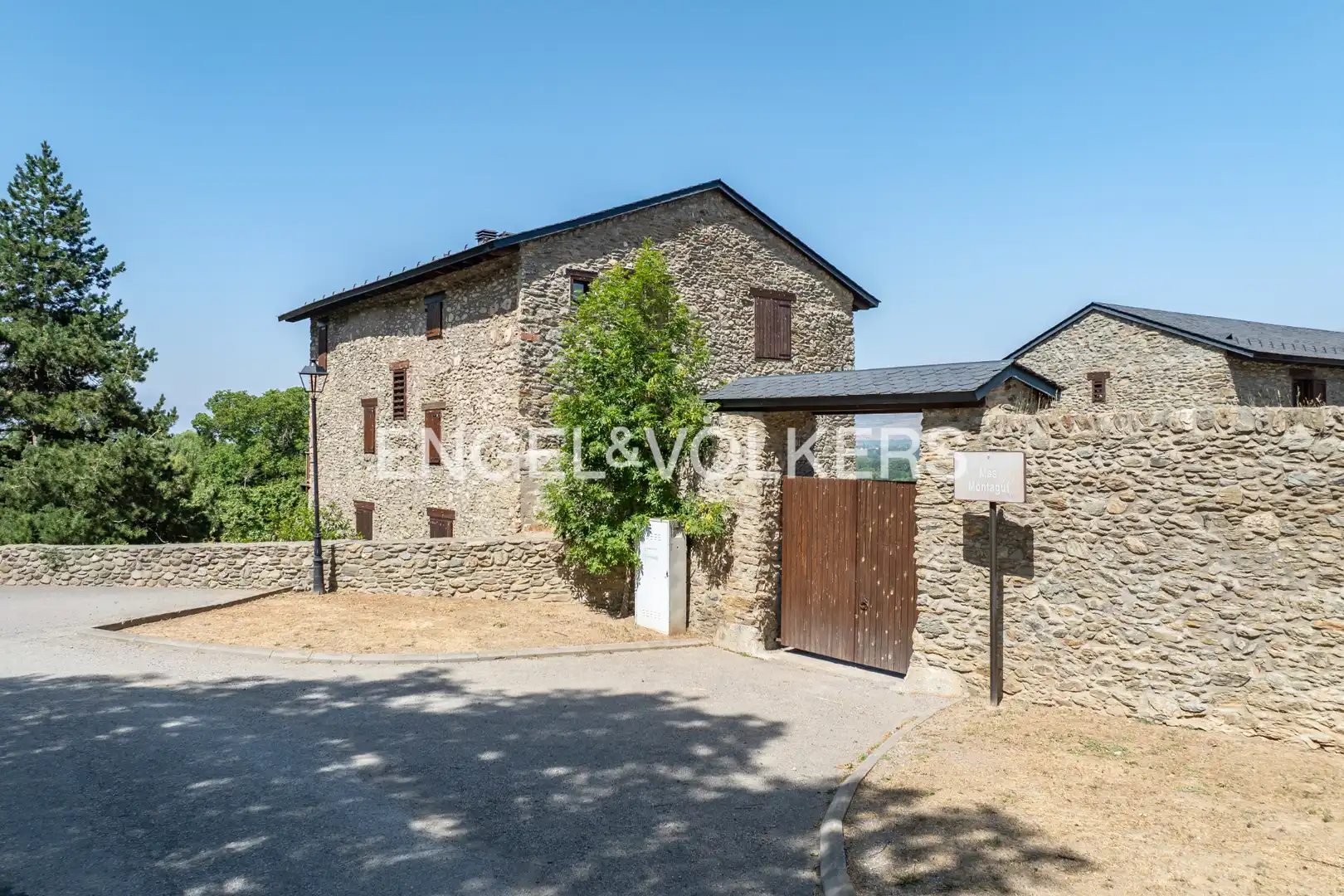 Vista exterior de Casa adosada en venta en Fontanals de Cerdanya con Calefacción, Parquet y Terraza