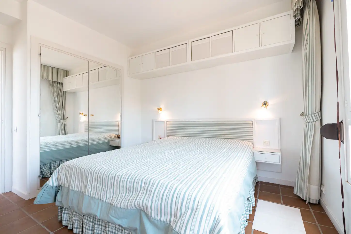 Bedroom of Apartments for sale in Marbella  with Swimming Pool and Community pool