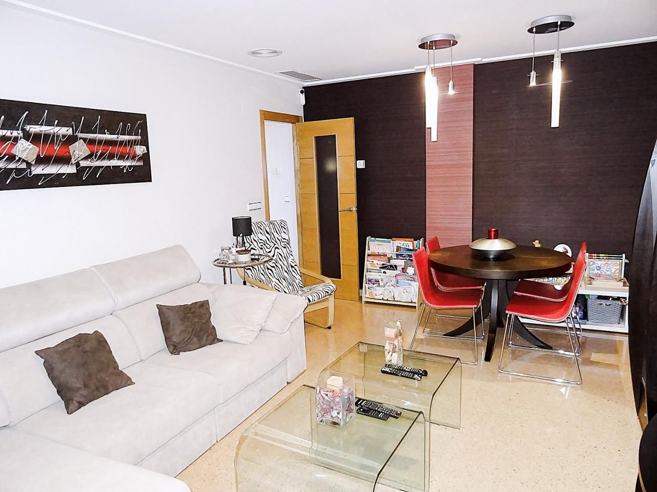 Sala d'estar de Pis en venda en Elche / Elx amb Aire condicionat, Terrassa i Moblat