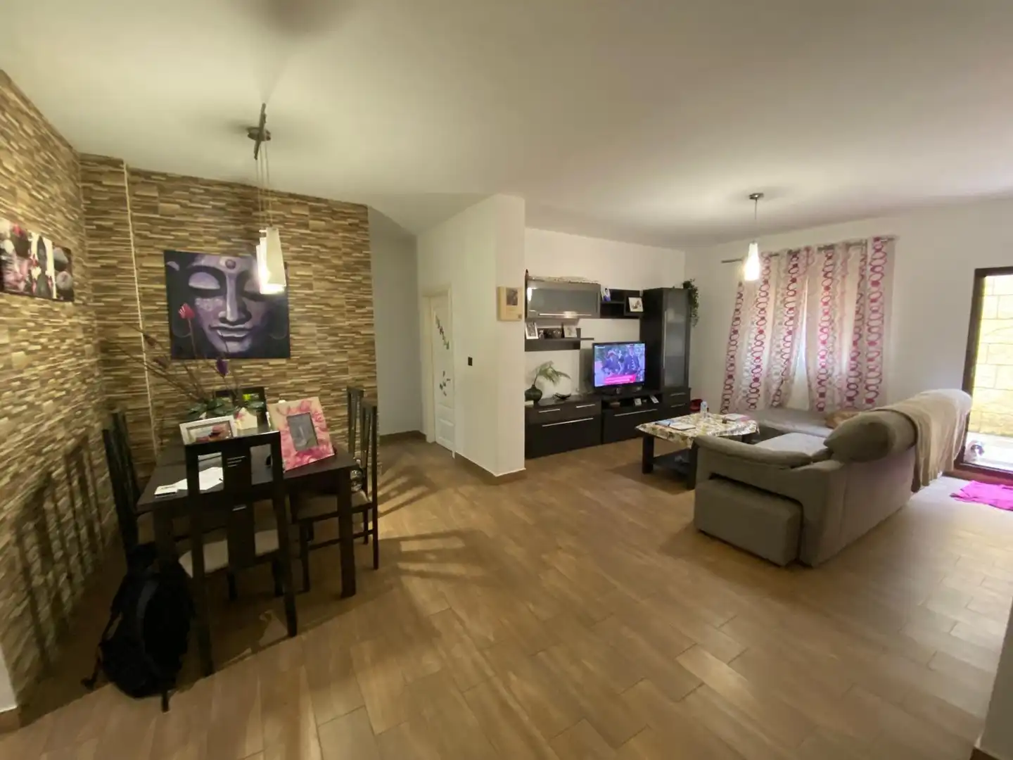 Sala d'estar de Casa o xalet en venda en San Roque amb Parquet, Terrassa i Balcó