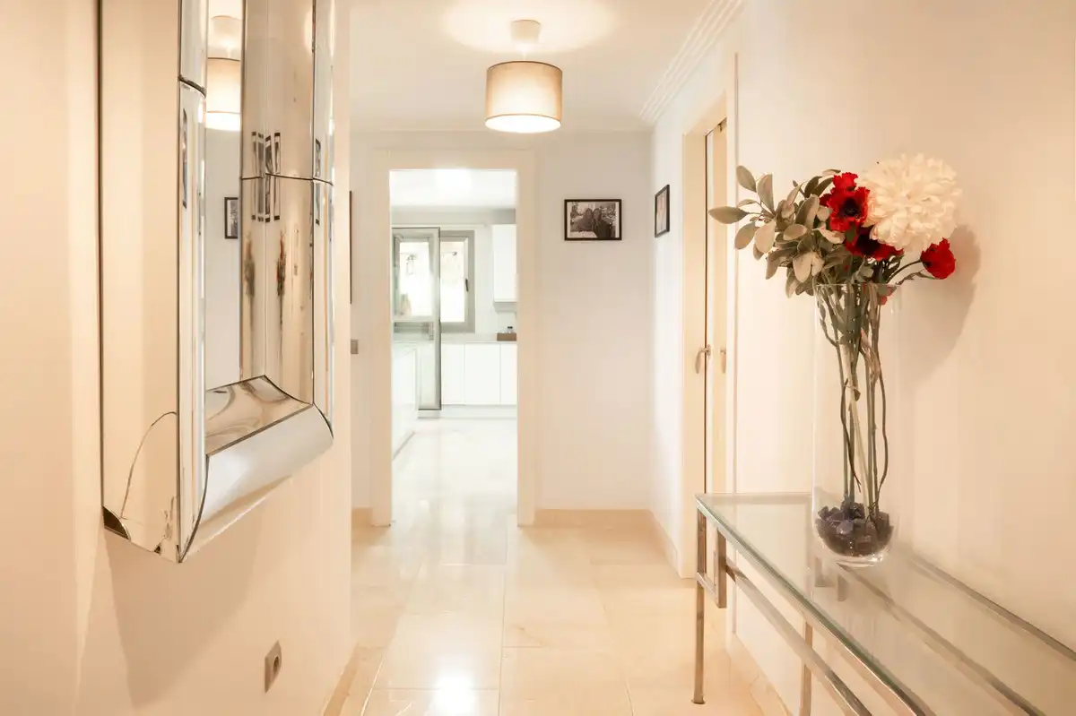 Planta baixa en venda en Benahavís amb Aire condicionat, Jardí privat i Terrassa