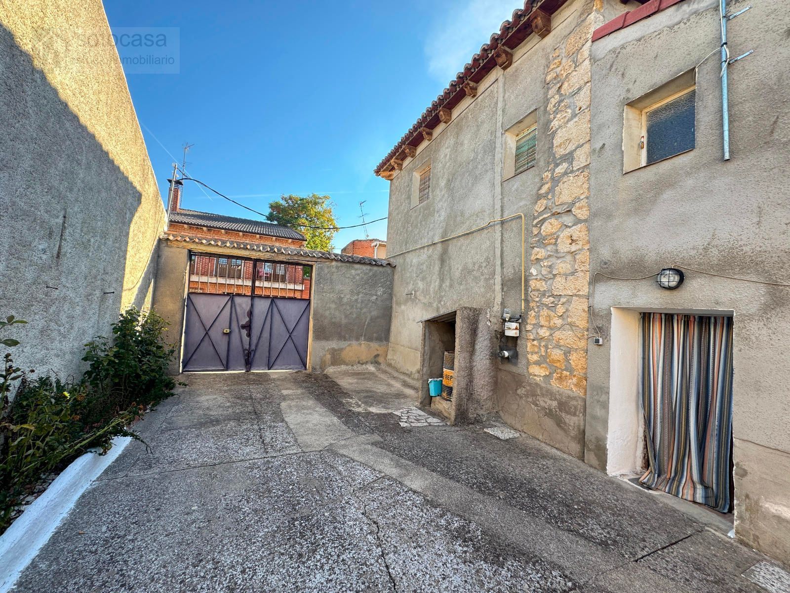 Vista exterior de Casa o xalet en venda en Renedo de Esgueva amb Calefacció