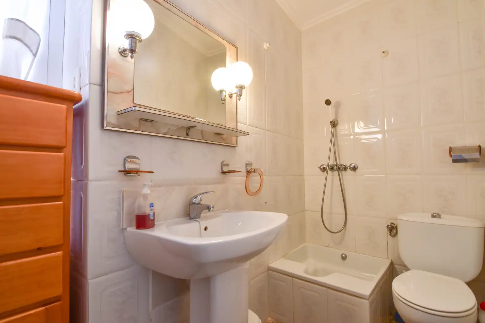 Bany de Casa o xalet en venda en Marines amb Aire condicionat, Terrassa i Balcó