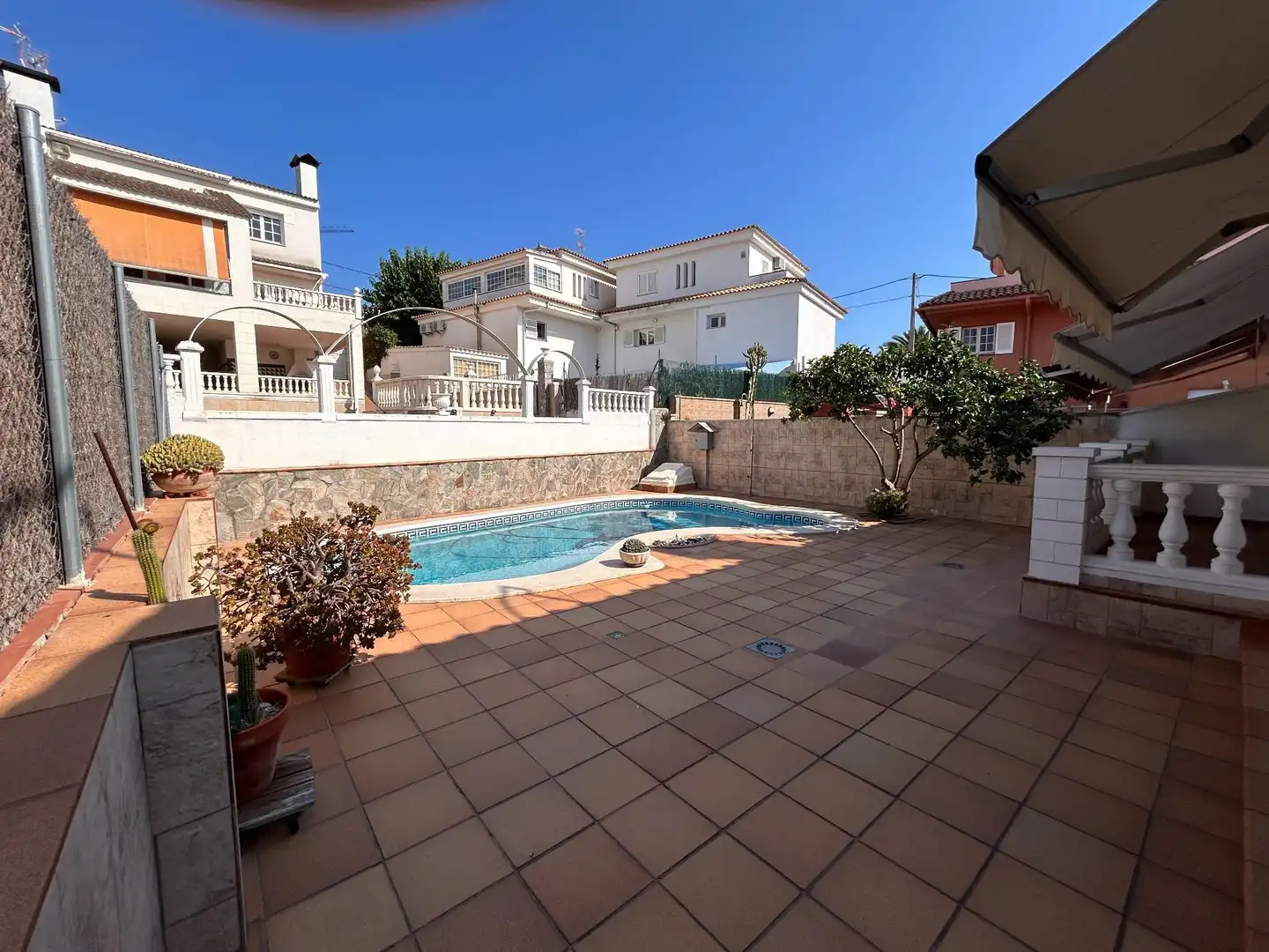 Piscina de Casa adosada en venda en Sant Pere de Ribes