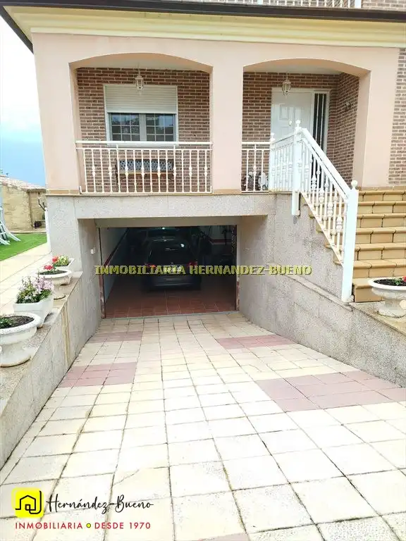 Parking de Casa o chalet en venta en Calvarrasa de Abajo con Calefacción, Jardín privado y Terraza
