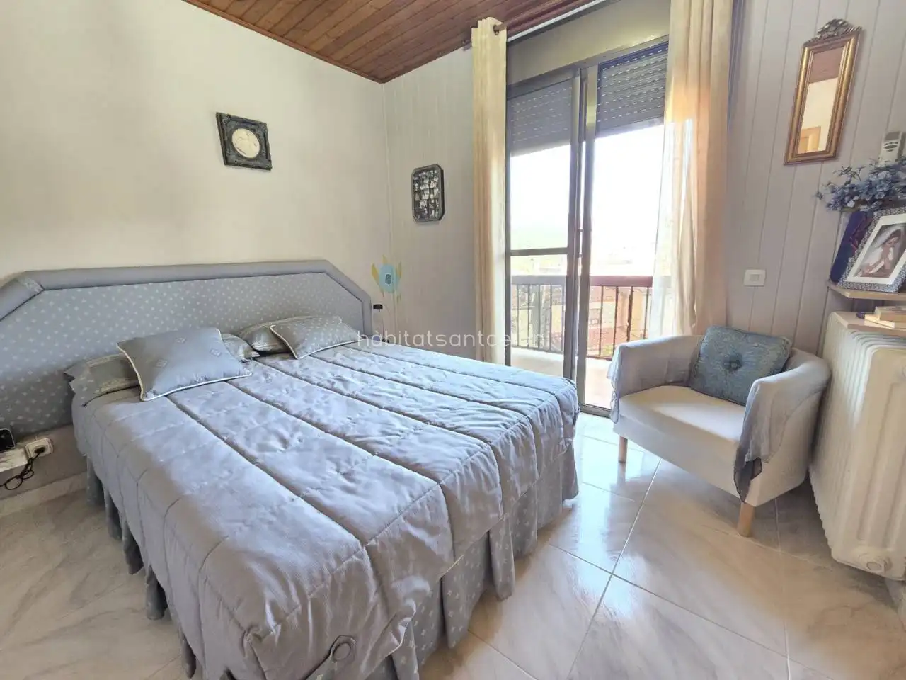 Dormitori de Casa adosada en venda en Sant Celoni amb Aire condicionat, Calefacció i Jardí privat