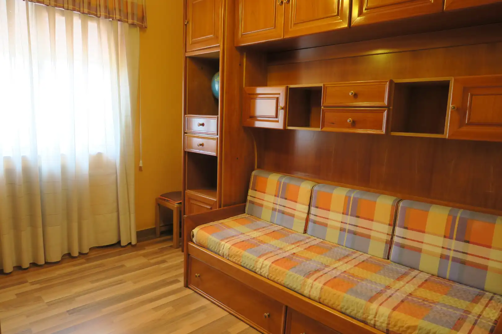 Schlafzimmer von Haus oder Chalet zum Verkauf in Avilés mit Heizung und Privatgarten