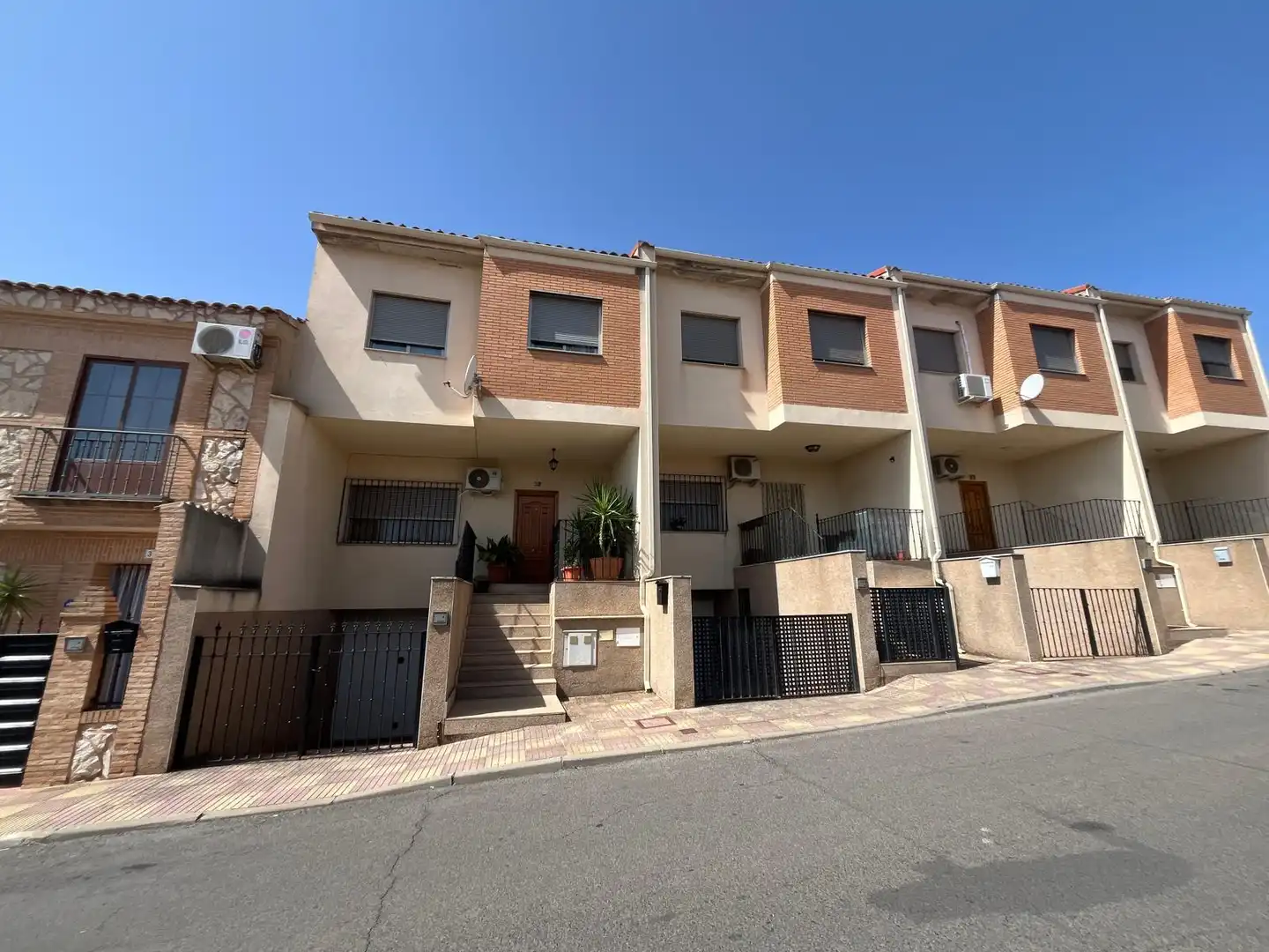 Adossat amb terrassa en venda a Calle San Agustín 33, imagen 2