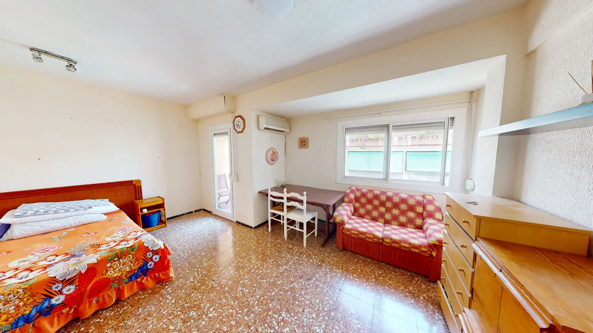 Sala de estar de Piso en venta en Alicante / Alacant con Amueblado y Balcón