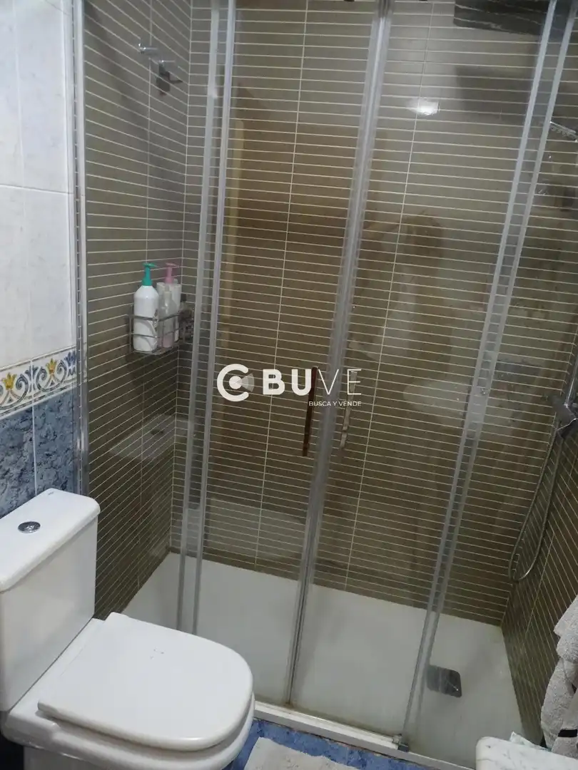 Baño de Dúplex en venta en Teo con Calefacción, Trastero y Amueblado