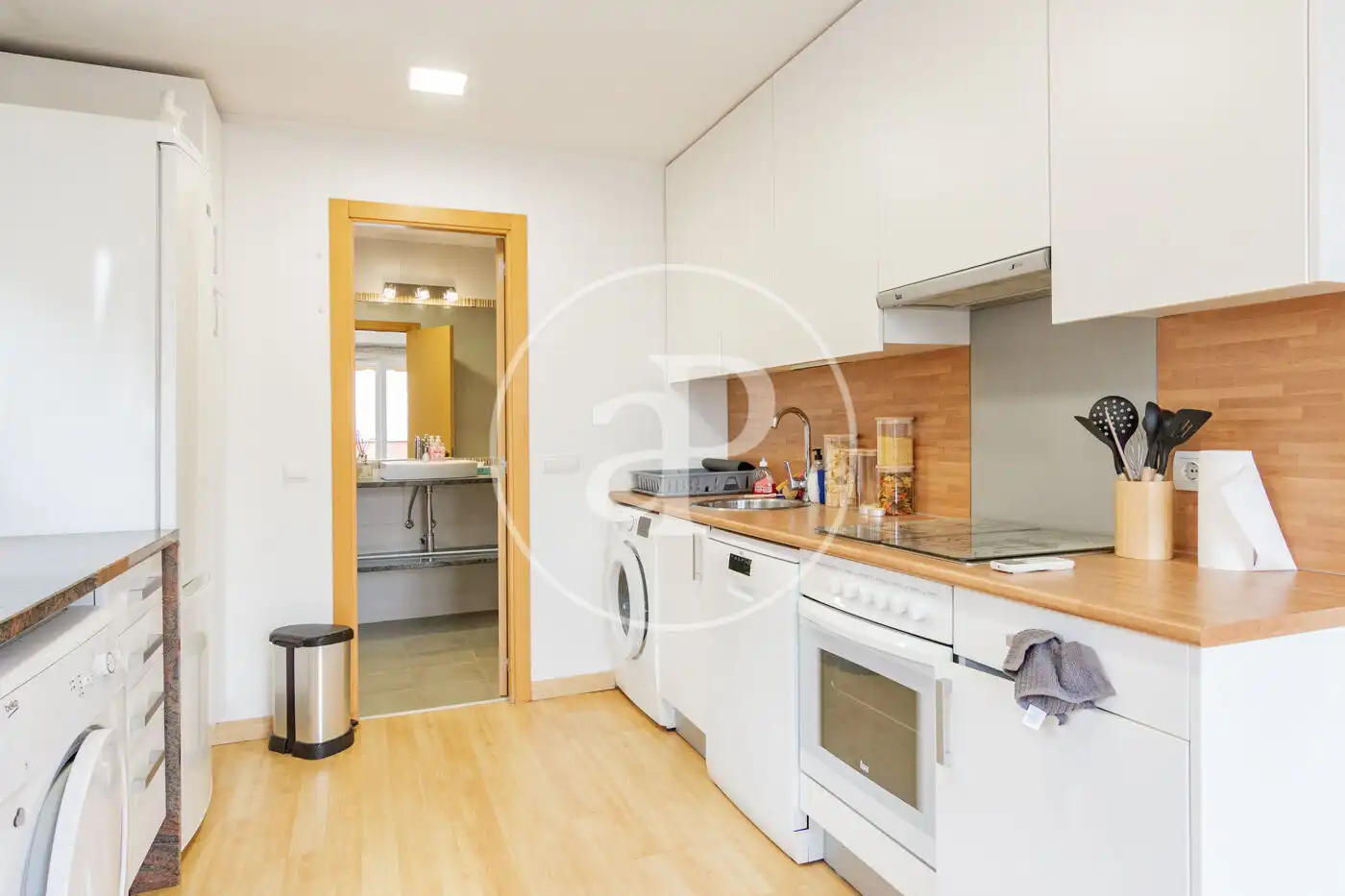 Kitchen of Flat for rent in Madrid  with Air Conditioner, Heating and Terrace