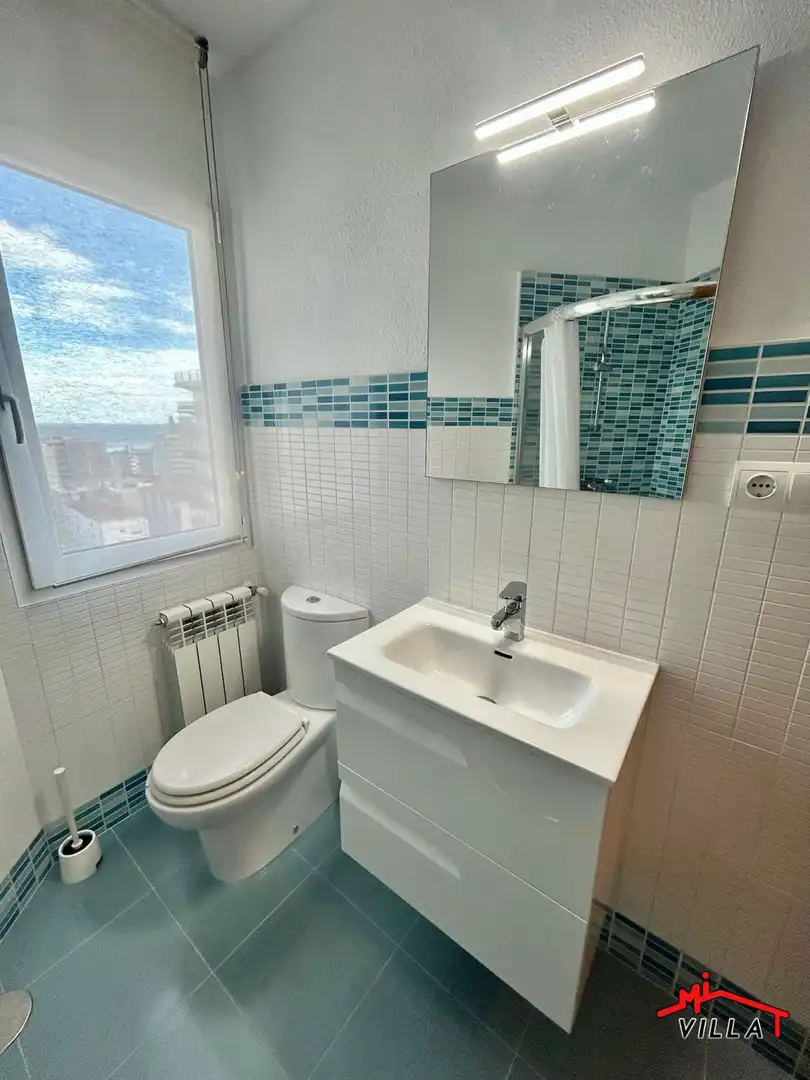 Badezimmer von Wohnung zum Verkauf in Laredo mit Heizung und Terrasse