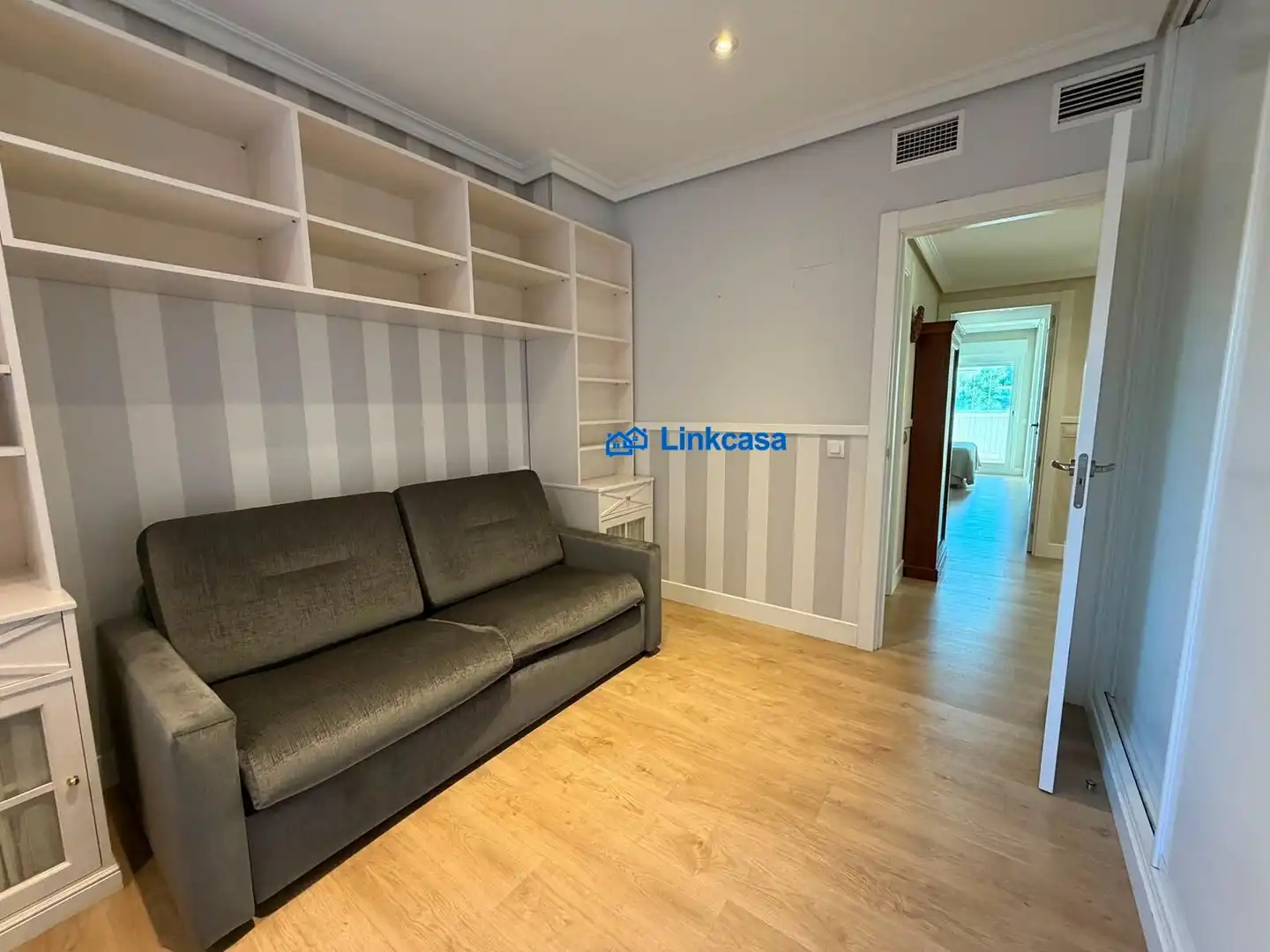 Sala d'estar de Pis en venda en Pozuelo de Alarcón amb Aire condicionat, Calefacció i Jardí privat