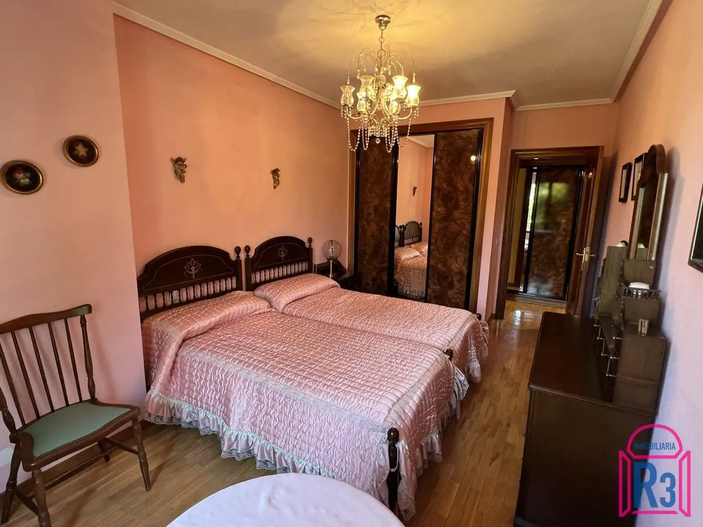 Habitación de Piso en venta en León Capital  con Calefacción, Terraza y Trastero