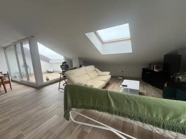 Wohnzimmer von Dachboden zur Miete in Santander mit Heizung, Privatgarten und Abstellraum