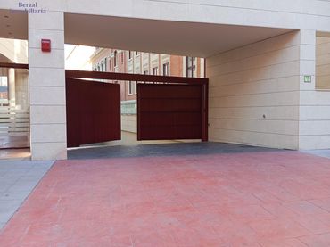 Single parking space to rent in Avenida de Colon