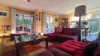 Sala d'estar de Casa o xalet en venda en Paterna amb Terrassa i Piscina