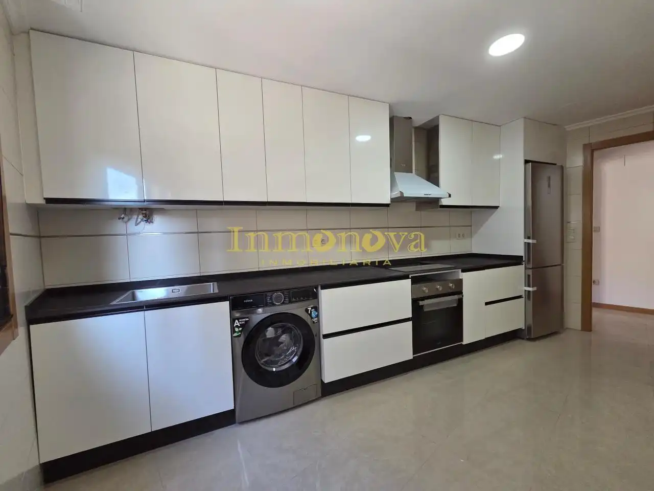 Cocina de Piso en venta en Ponteareas con Calefacción, Trastero y Amueblado