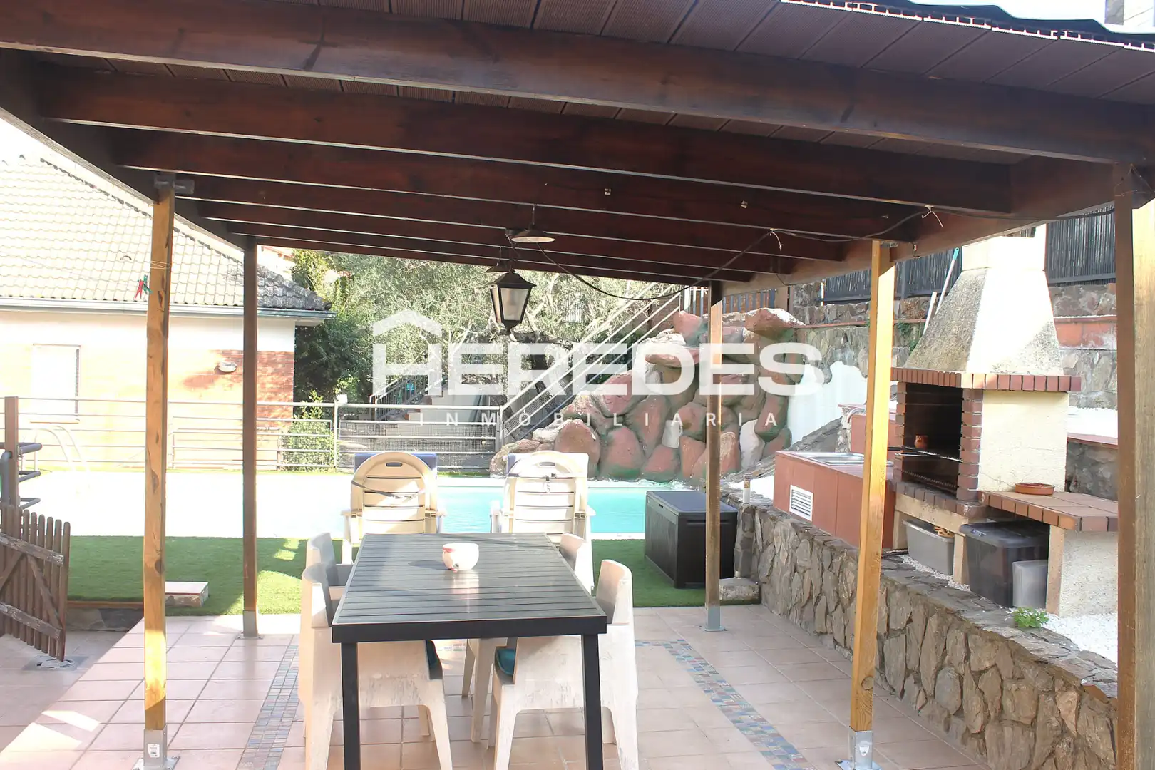 Terrassa de Casa o xalet en venda en Torrelles de Llobregat amb Aire condicionat, Calefacció i Jardí privat