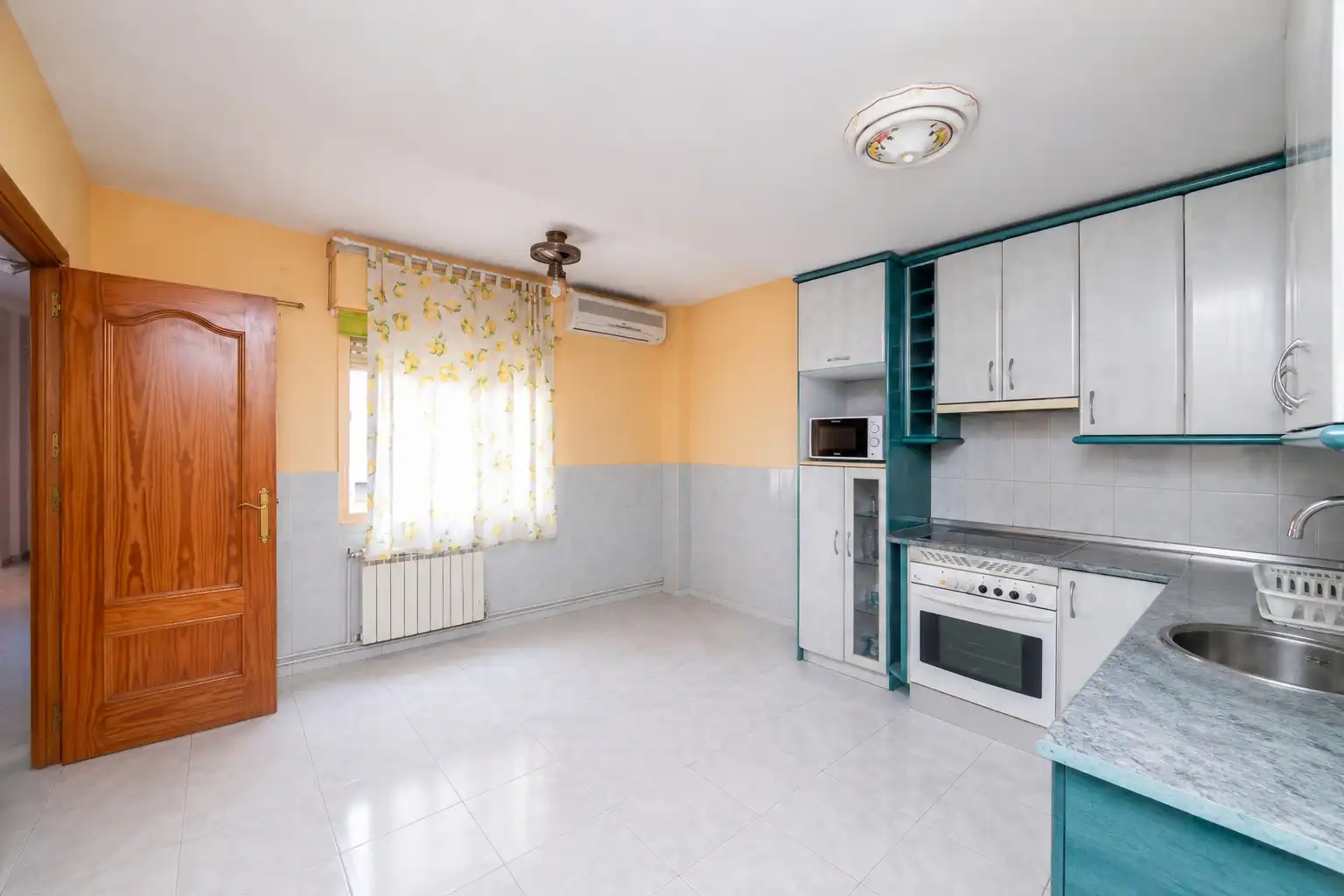 Cocina de Piso en venta en Navalcarnero con Aire acondicionado y Terraza