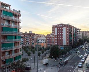 Exterior view of Flat for sale in Badalona  with Air Conditioner and Balcony