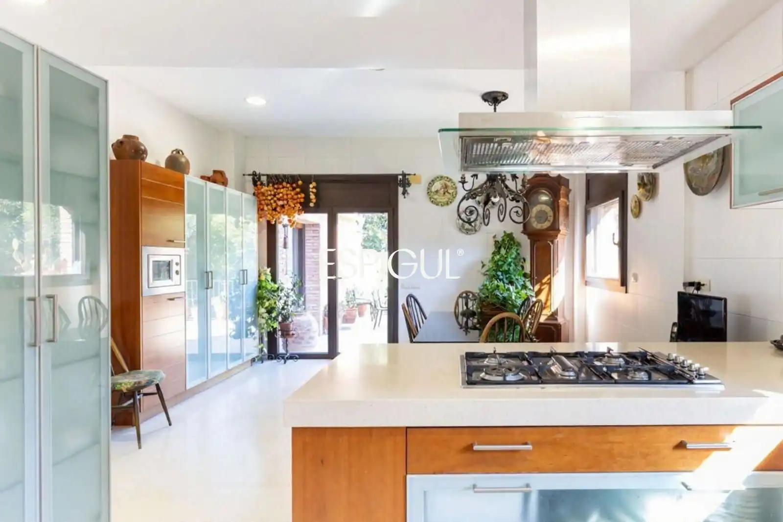 Cocina de Casa o chalet en venta en Sant Cugat del Vallès con Aire acondicionado, Calefacción y Jardín privado