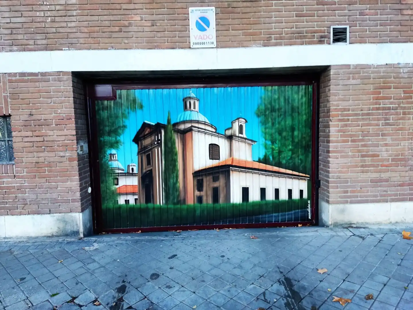Exterior view of Garage for sale in Madrid  with Alarm