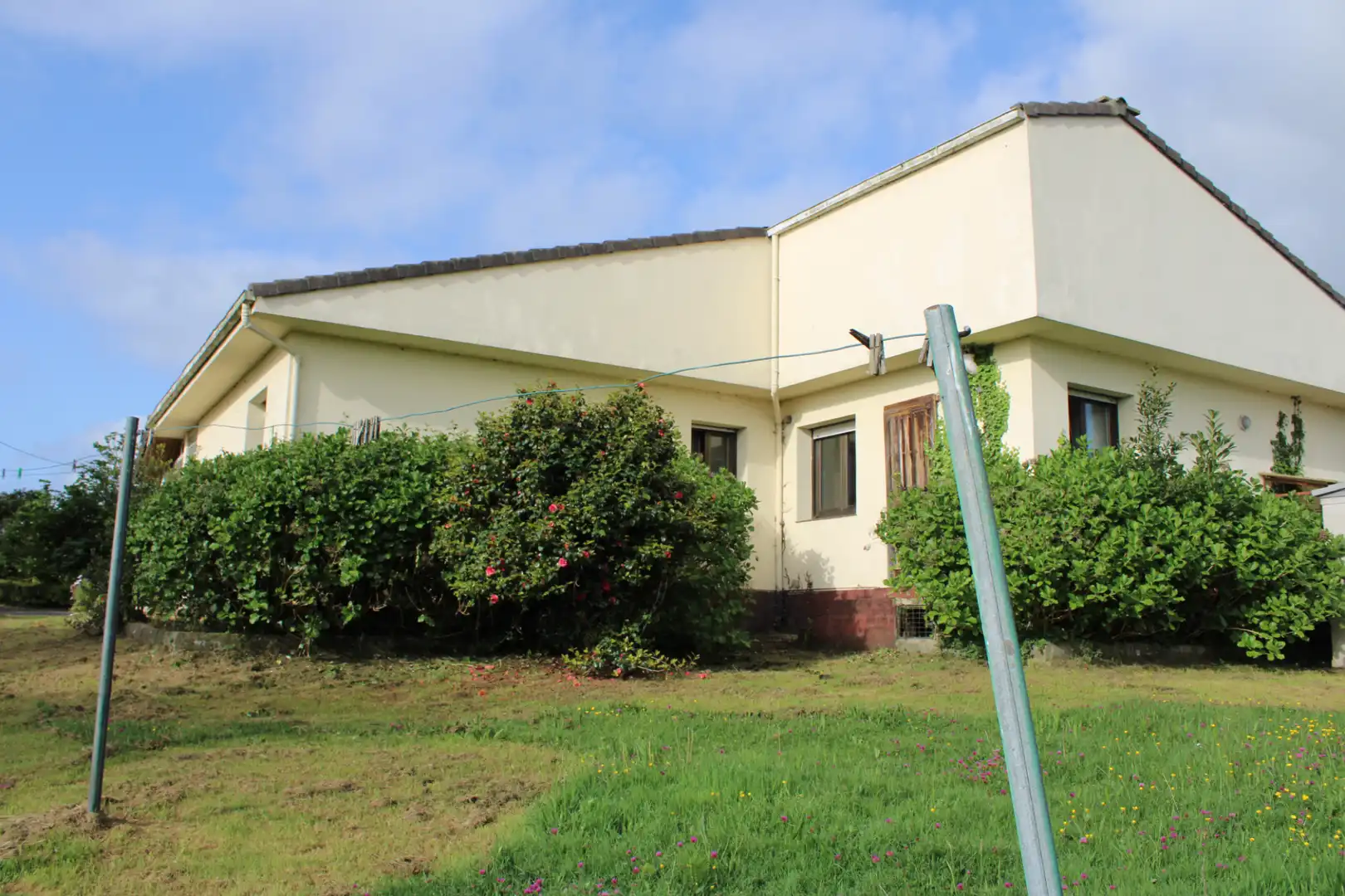 Vista exterior de Casa o xalet en venda en Villaviciosa amb Calefacció, Jardí privat i Terrassa