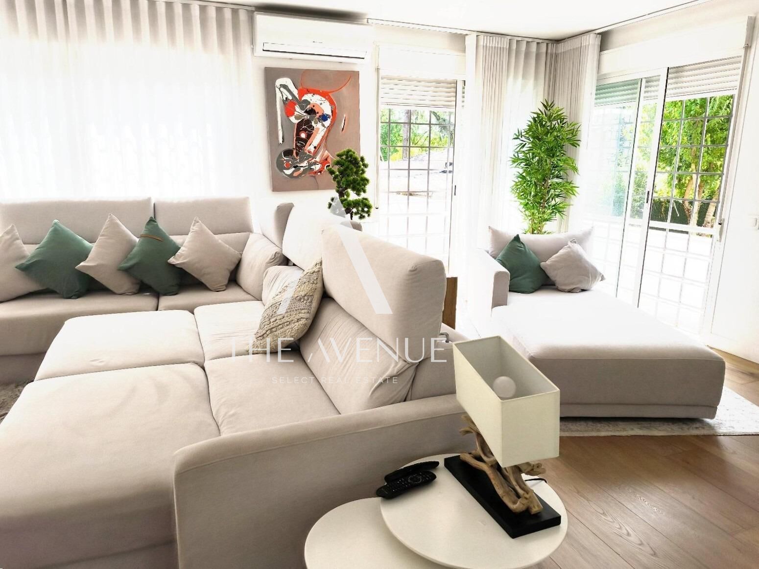 Living room of Single-family semi-detached for sale in Pozuelo de Alarcón  with Air Conditioner, Private garden and Terrace