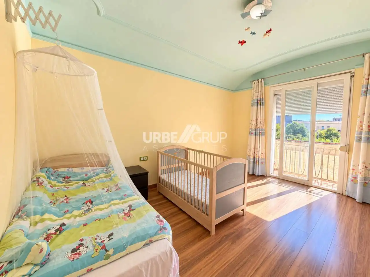 Schlafzimmer von Wohnung zum Verkauf in Terrassa mit Terrasse und Balkon