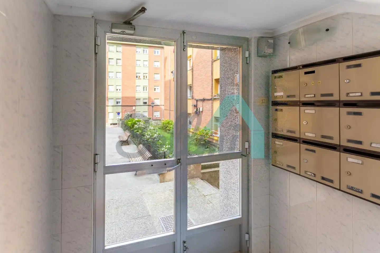 Terrassa de Pis per a compartir en Oviedo  amb Calefacció, Parquet i Moblat