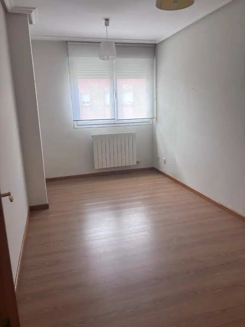 Habitación de Apartamento en venta en Calahorra con Calefacción, Parquet y Terraza
