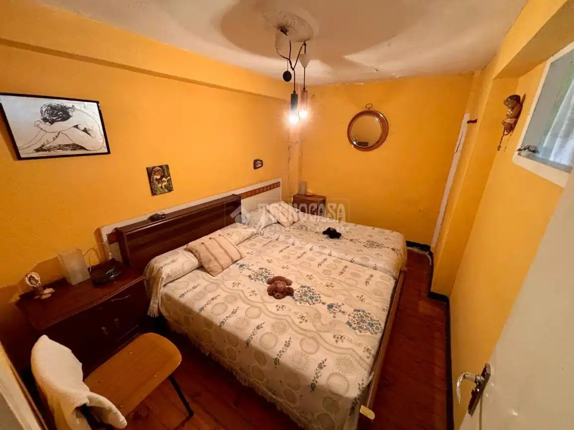 Dormitori de Pis en venda en El Astillero   amb Parquet