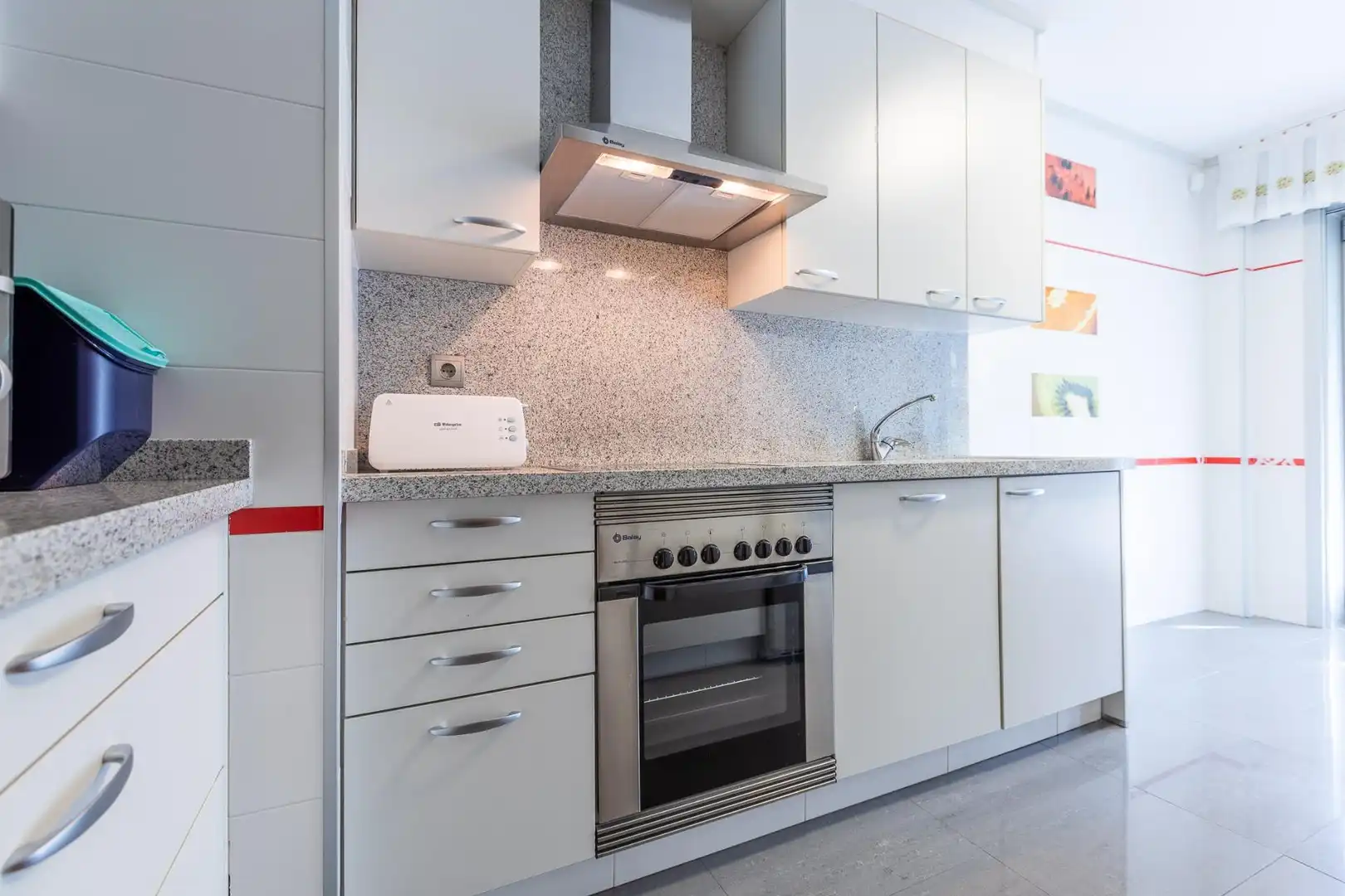 Küche von Wohnung zum Verkauf in Sada (A Coruña) mit Privatgarten, Terrasse und Abstellraum