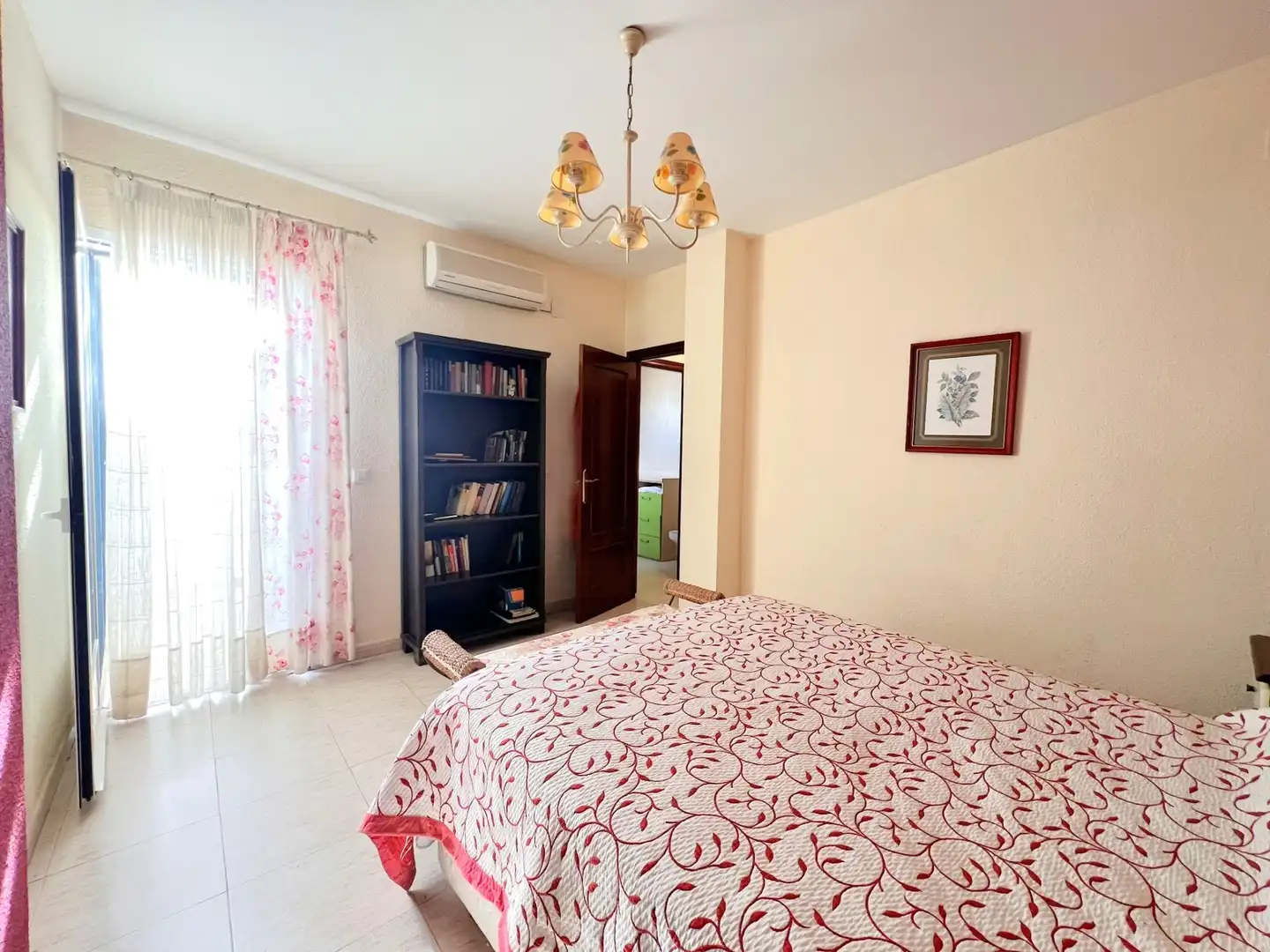 Habitación de Casa adosada en venta en Ayamonte con Aire acondicionado, Terraza y Trastero