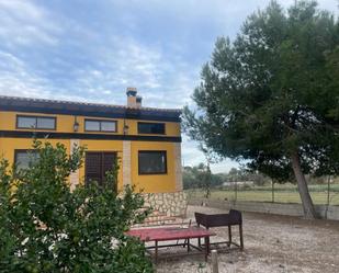 Vista exterior de Finca rústica en venda en Dolores amb Calefacció i Jardí privat