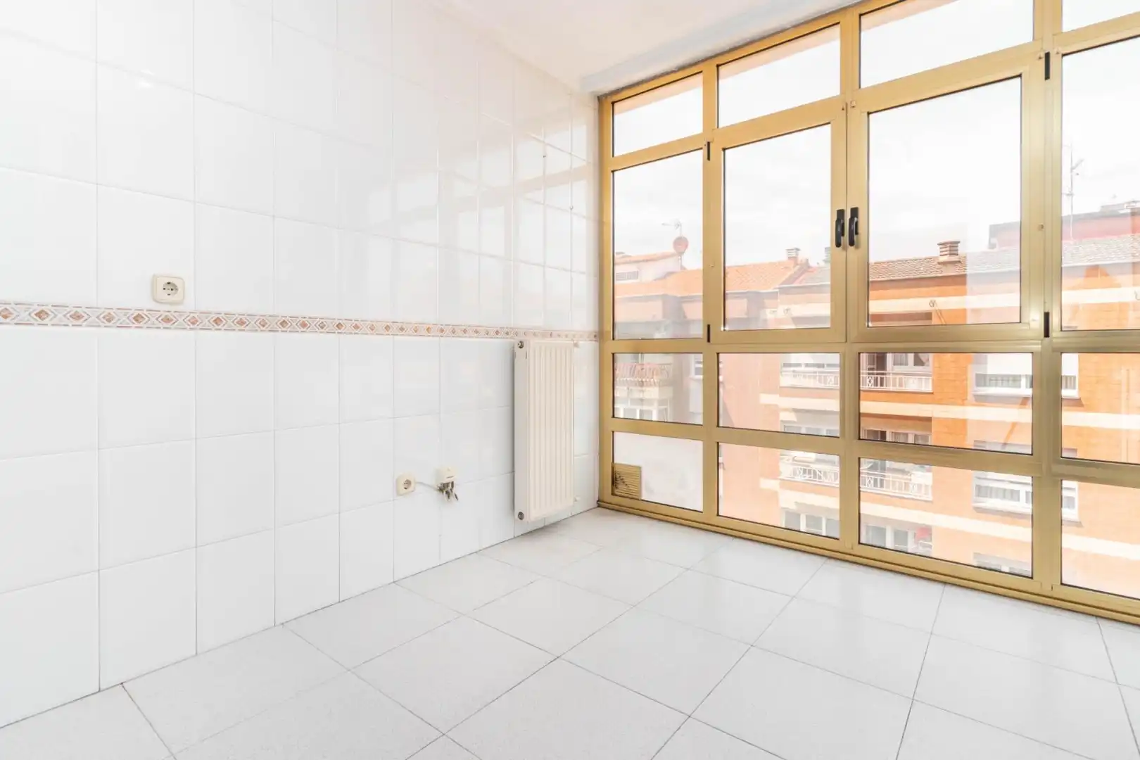 Bany de Dúplex en venda en Gijón  amb Calefacció i Traster