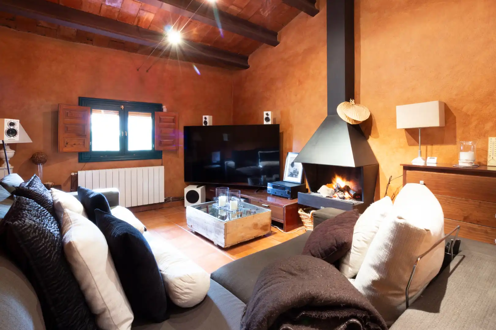 Sala d'estar de Casa o xalet en venda en Subirats amb Aire condicionat, Jardí privat i Moblat