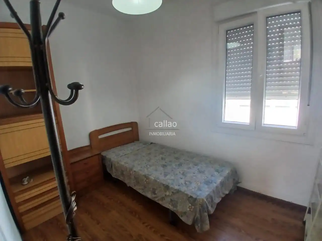 Habitación de Piso de alquiler en Ferrol con Calefacción y Amueblado