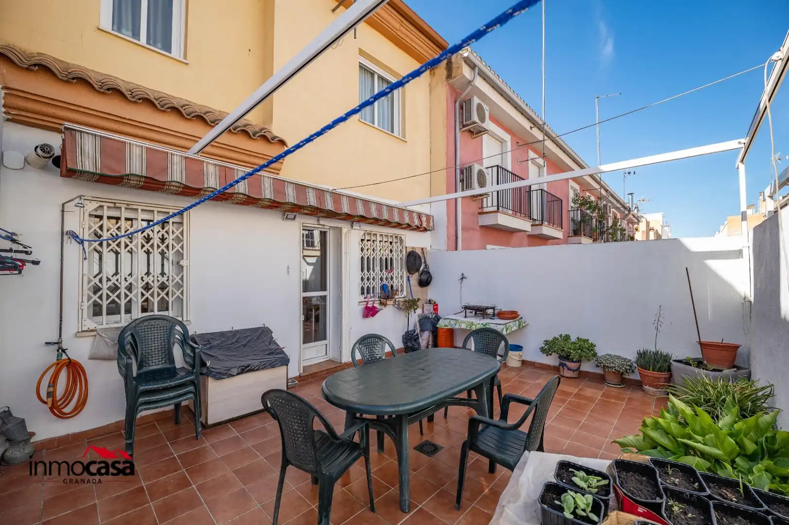 Terrassa de Casa adosada en venda en Armilla amb Aire condicionat, Calefacció i Jardí privat